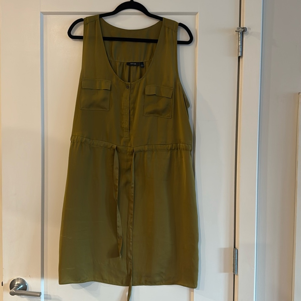 Olive silk-like sleeves shirt dress